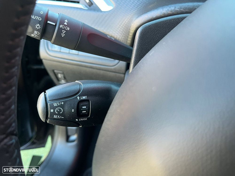 Peugeot 208 1.2 PureTech Active - 18