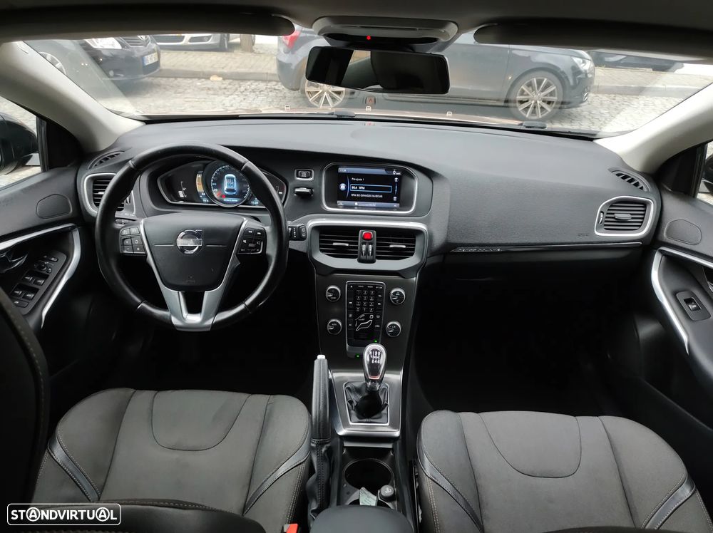 Volvo V40 Cross Country 1.6 D2 Momentum - 19