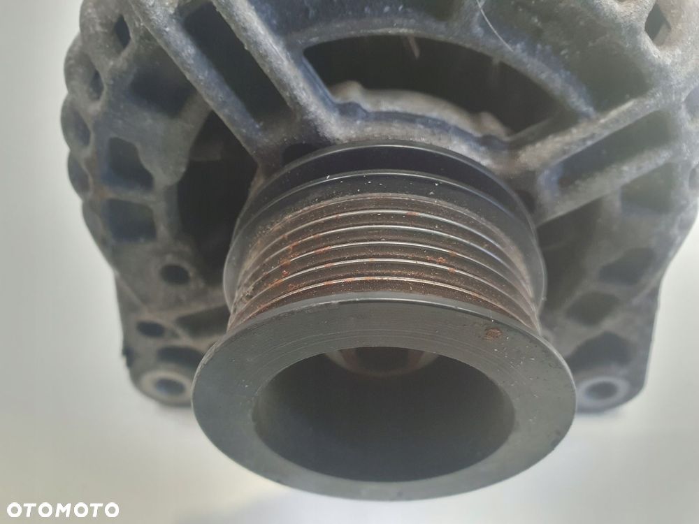 ALTERNATOR Dacia Duster 1.6 16V _ 0124525207 8200992208 Bosch 150A - 3
