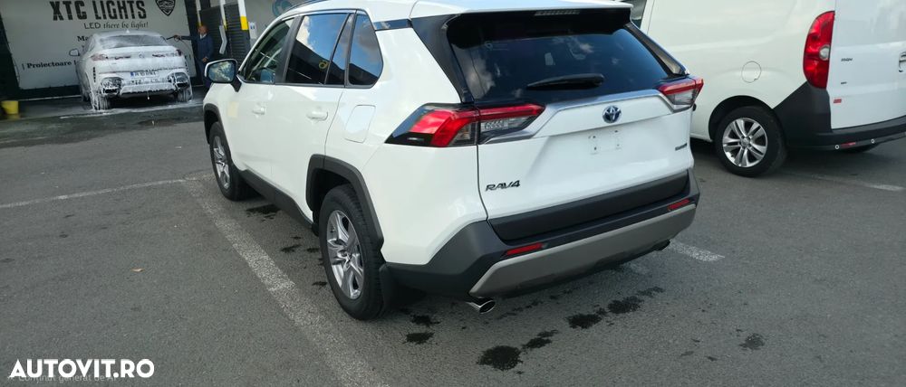 Toyota RAV4 - 10