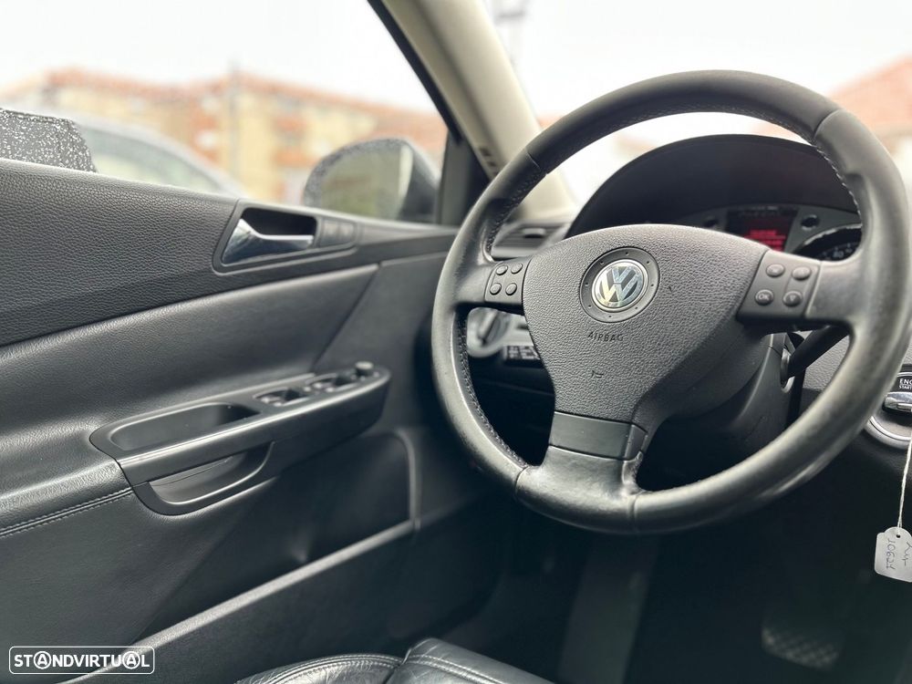 VW Passat Variant 2.0 TDi Highline DSG - 14