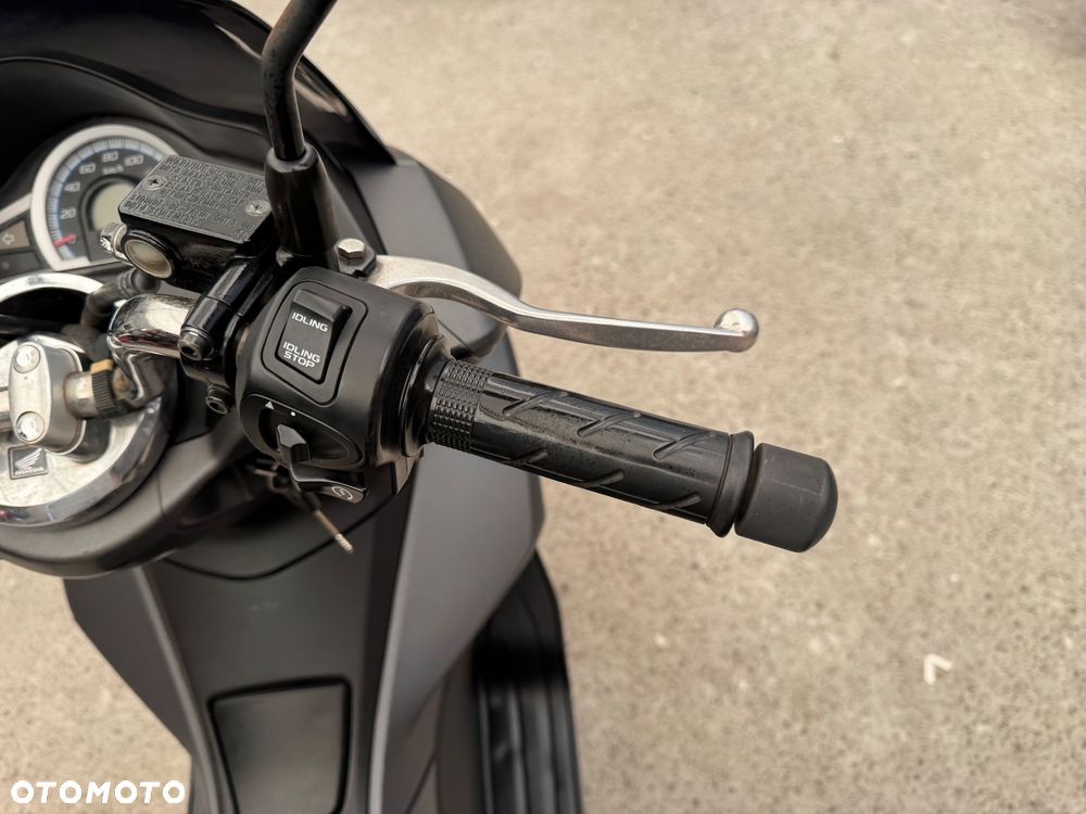 Honda PCX - 12