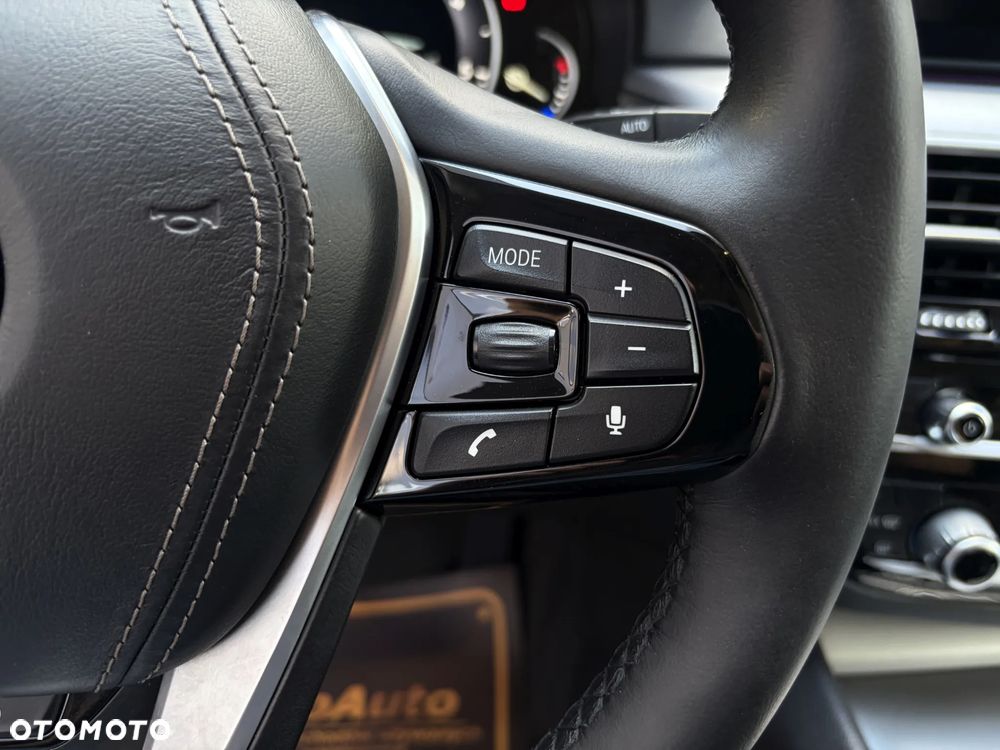 BMW Seria 5 520d - 24