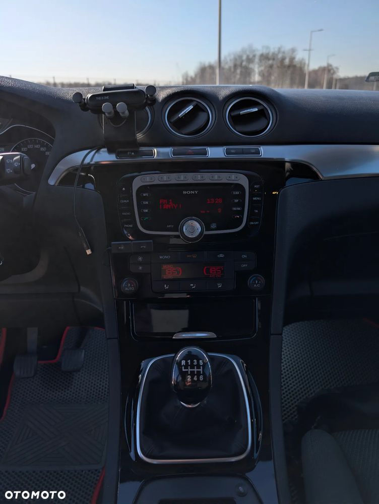 Ford S-Max - 14