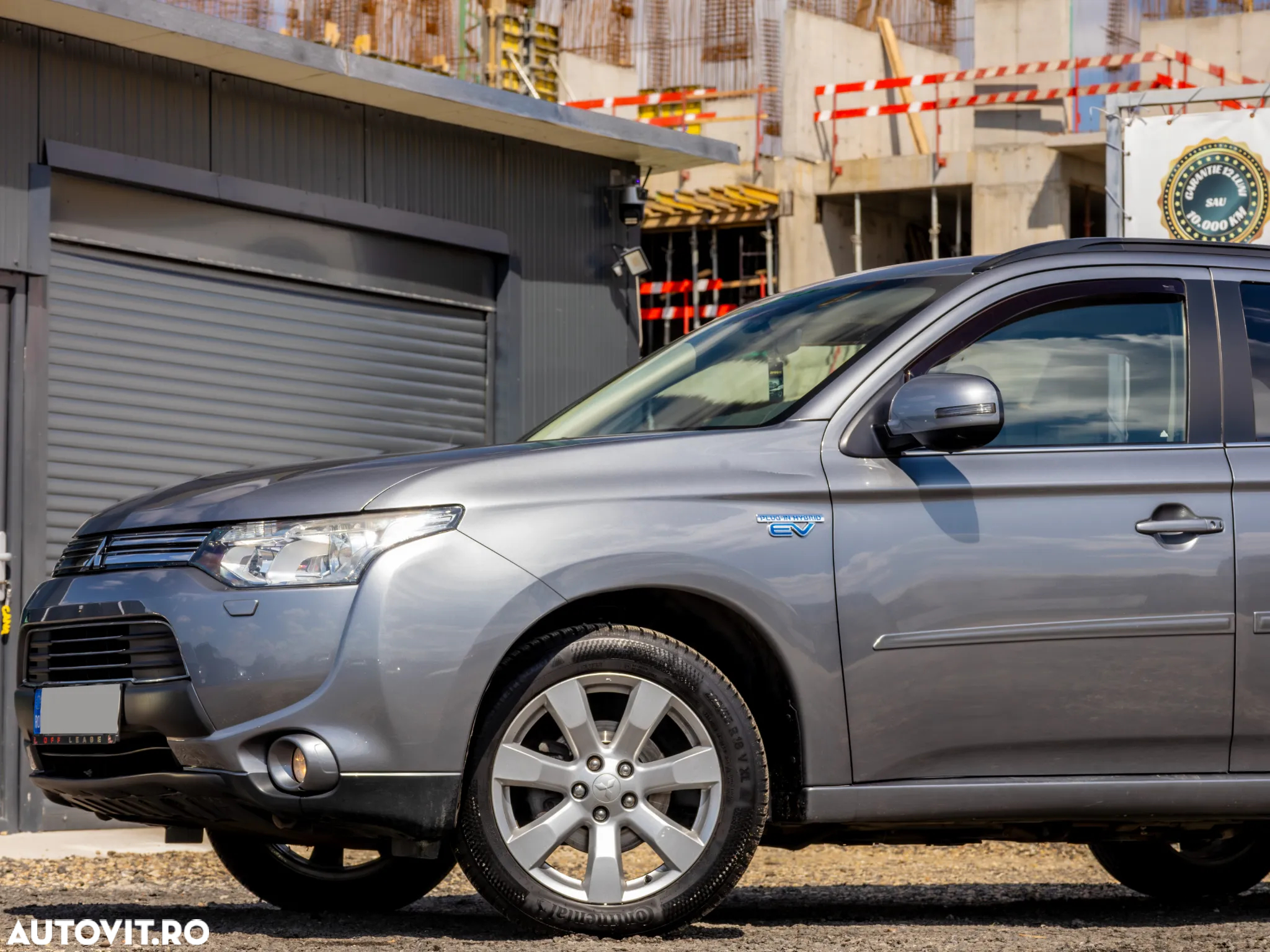 Mitsubishi Outlander 2.0 4WD Plug-In Hybrid - 9