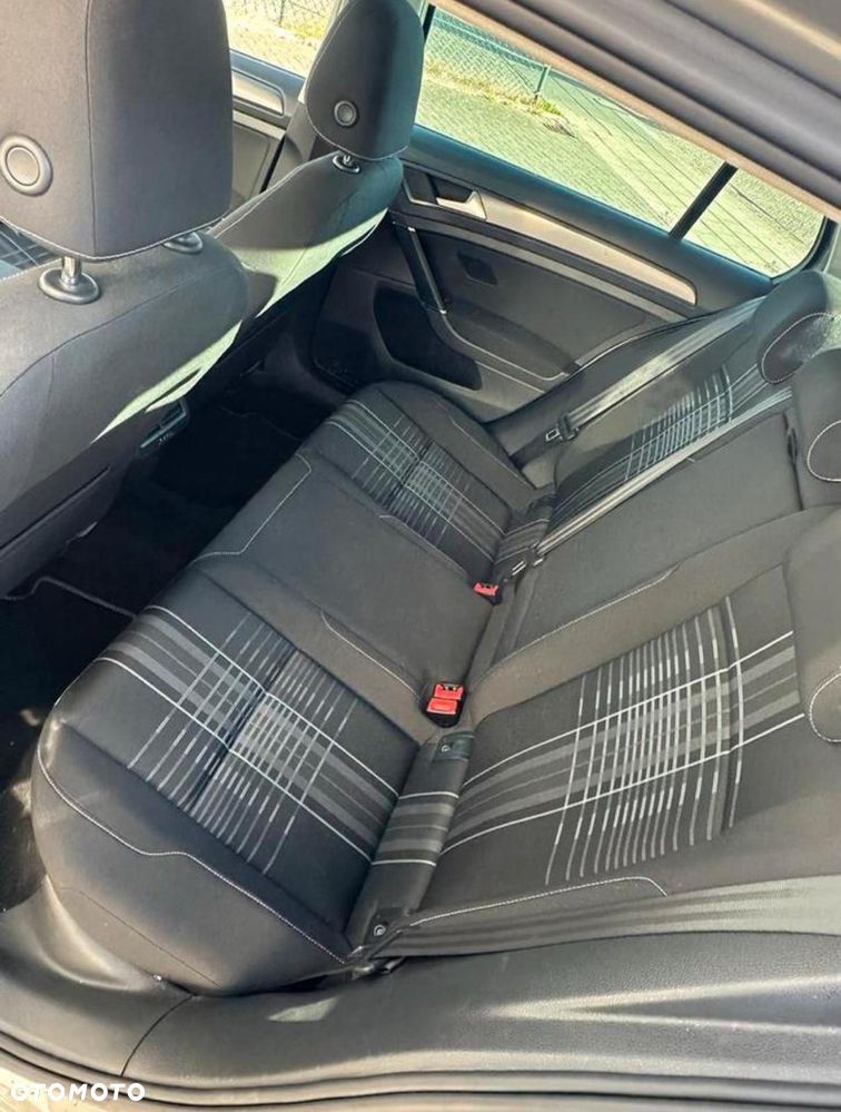 Volkswagen Golf 1.2 TSI DSG Style - 8