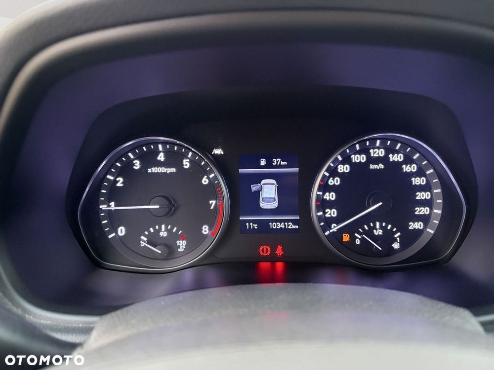 Hyundai i30 1.5 DPI Classic + - 15