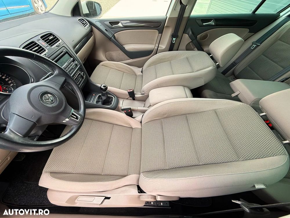 Volkswagen Golf 1.6 TDI DPF BlueMotion Technology move - 17