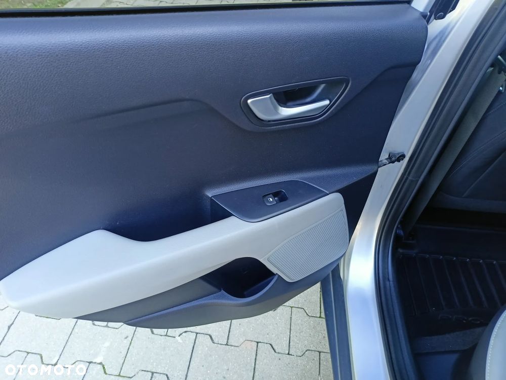Kia Stonic 1.4 L - 22