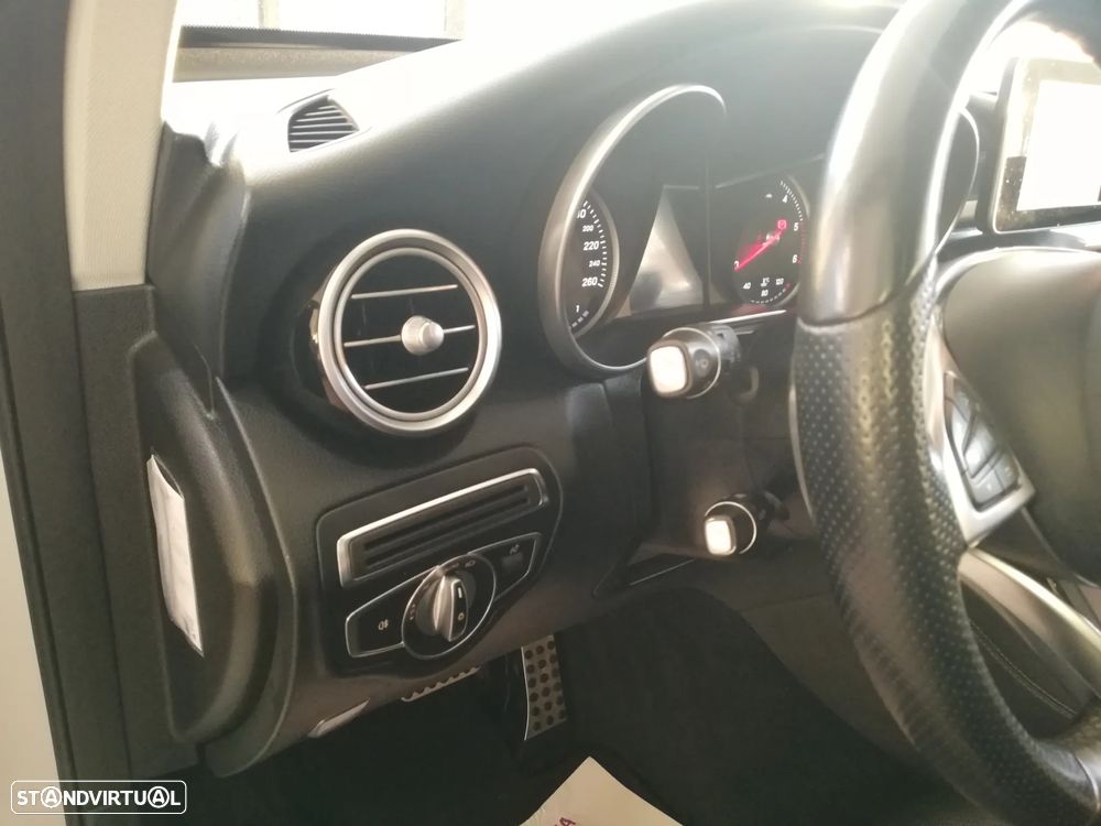 Mercedes-Benz GLC 220 d Coupe 4Matic 9G-TRONIC AMG Line - 12