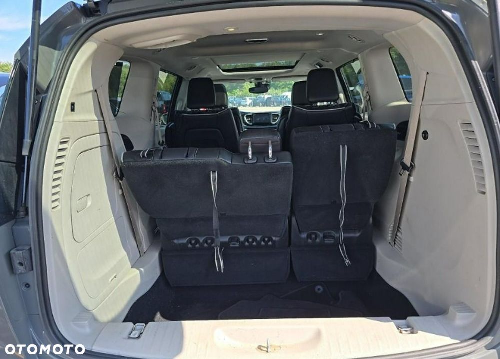 Chrysler Pacifica - 14