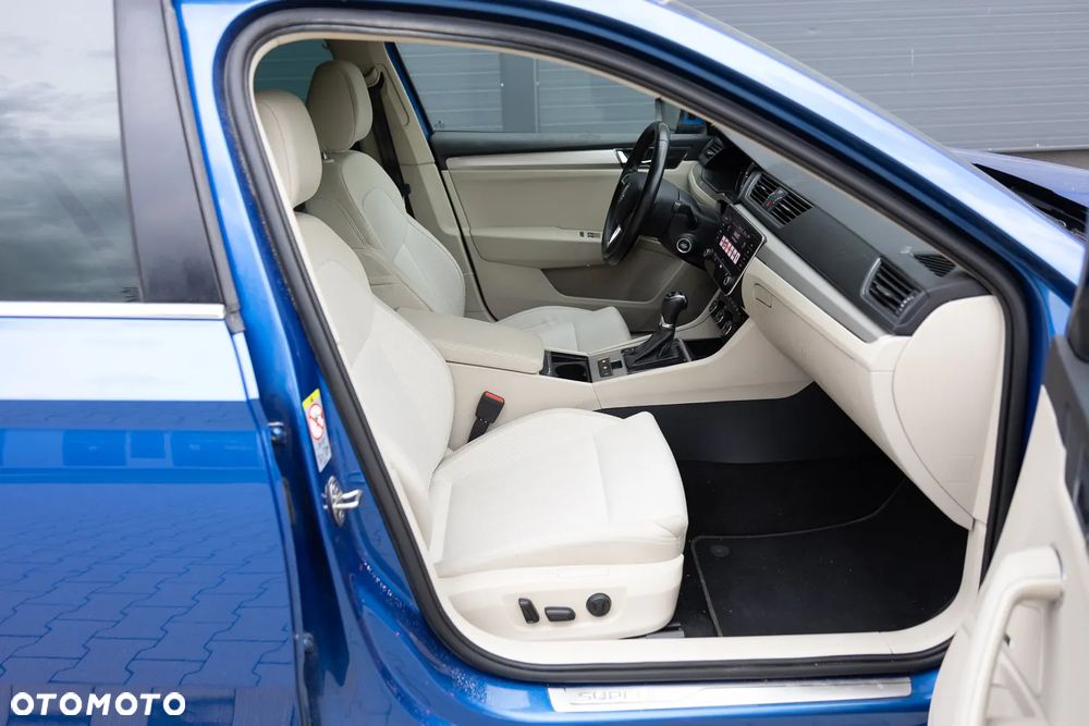 Skoda Superb 2.0 TDI SCR Style DSG - 14