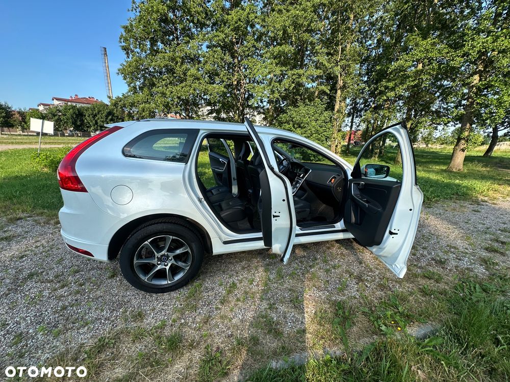 Volvo XC 60 D3 Drive-E Ocean Race - 3