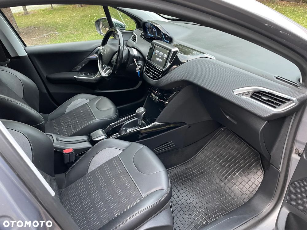 Peugeot 2008 PureTech 110 Stop&Start EAT6 Allure - 36