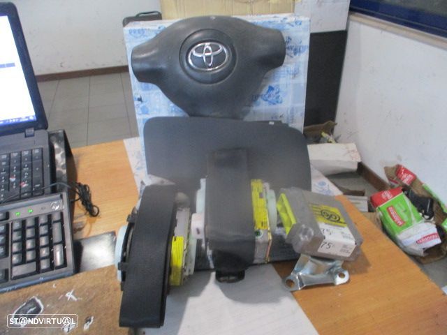 Kit Airbags 0589P1000639  209996102  891700D080  451300D101 TOYOTA YARIS 1 FASE 2 2003 1.0I 65CV 5P CINZENTO SEM TABLIER - 1