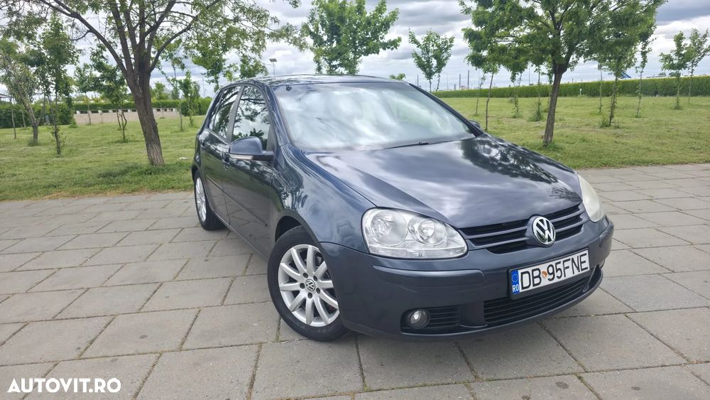 Volkswagen Golf - 1