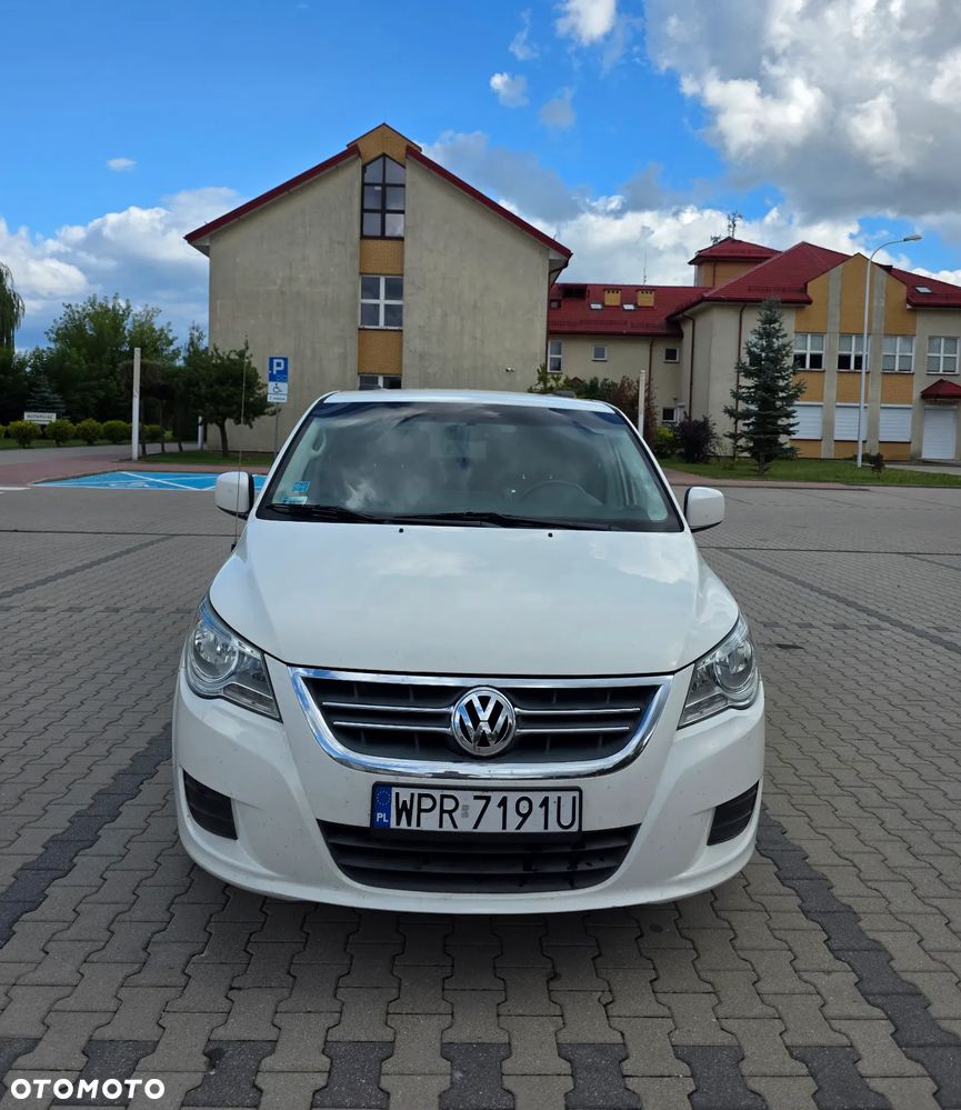 Volkswagen Routan - 5