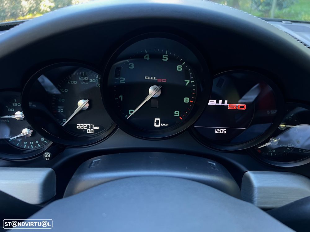 Porsche 911 (991) Carrera 2 50th Anniversary Edition - 31