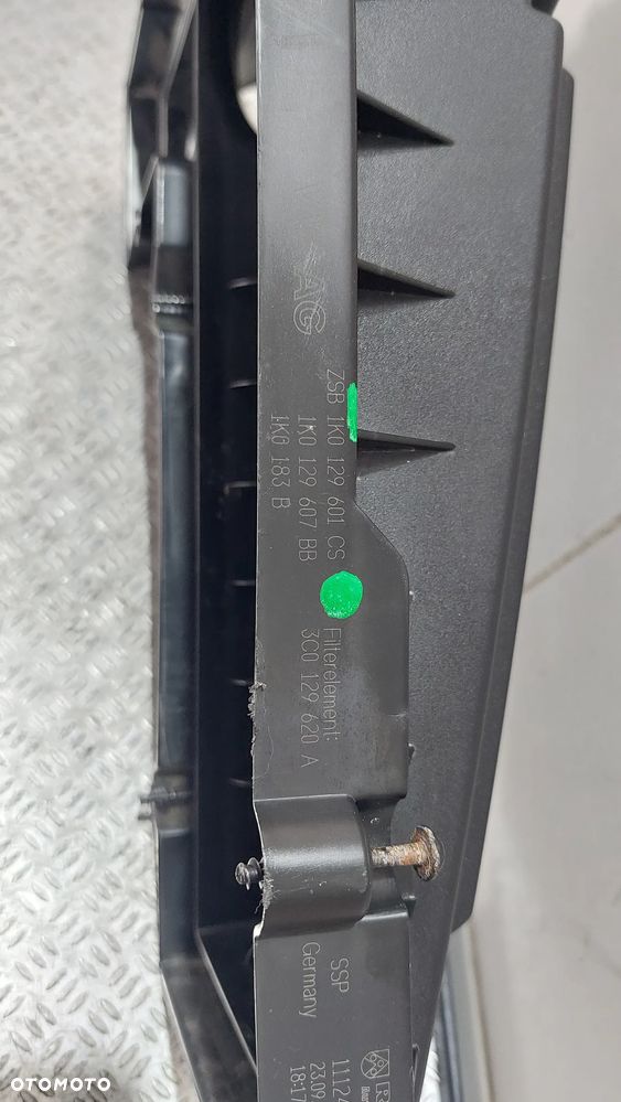 GÓRNA OBUDOWA FILTRA POWIETRZA VW CADDY 2,0TDI R2018 NR 1K0129601CS - 2