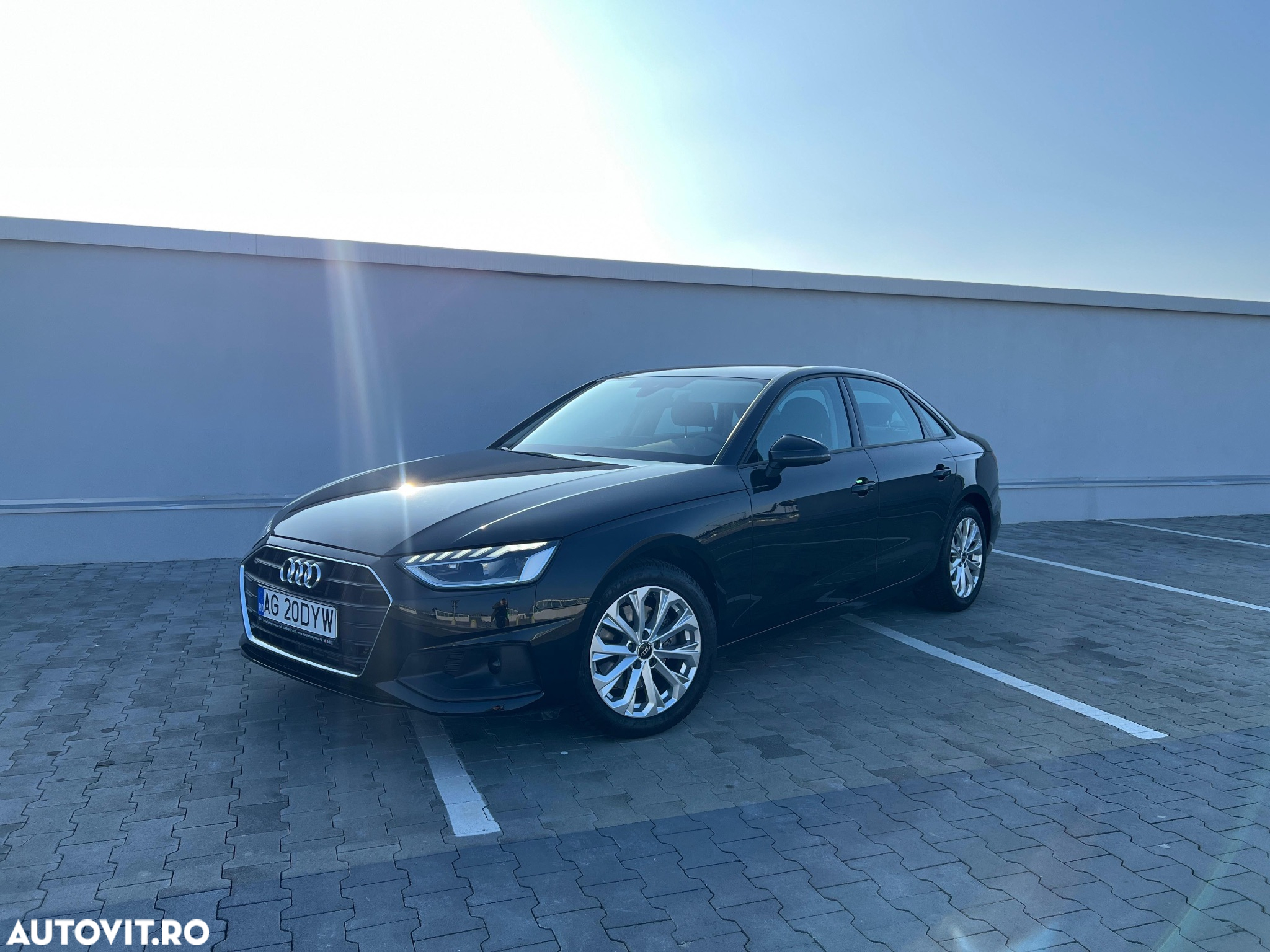 Audi A4 Avant 2.0 35 TFSI S tronic MHEV Basic - 2