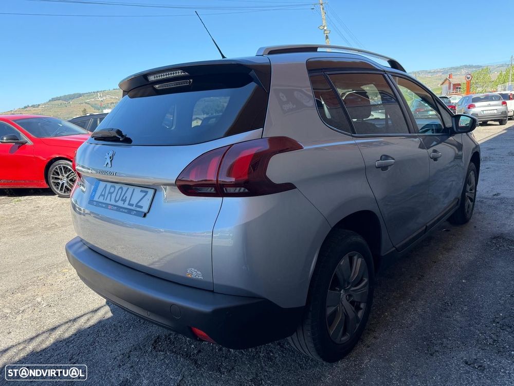 Peugeot 2008 1.2 PureTech Style - 12