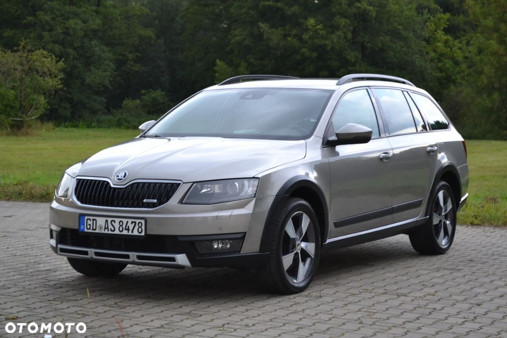 Skoda Octavia Combi 2.0 TDI 4x4 DSG Scout - 13