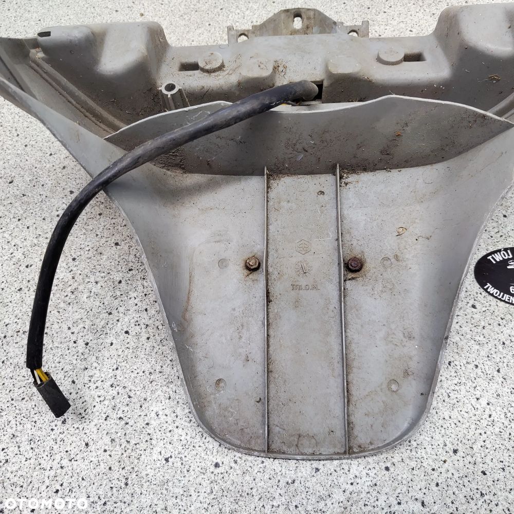 Lampa tył, tylna Piaggio Sfera 50 - 14