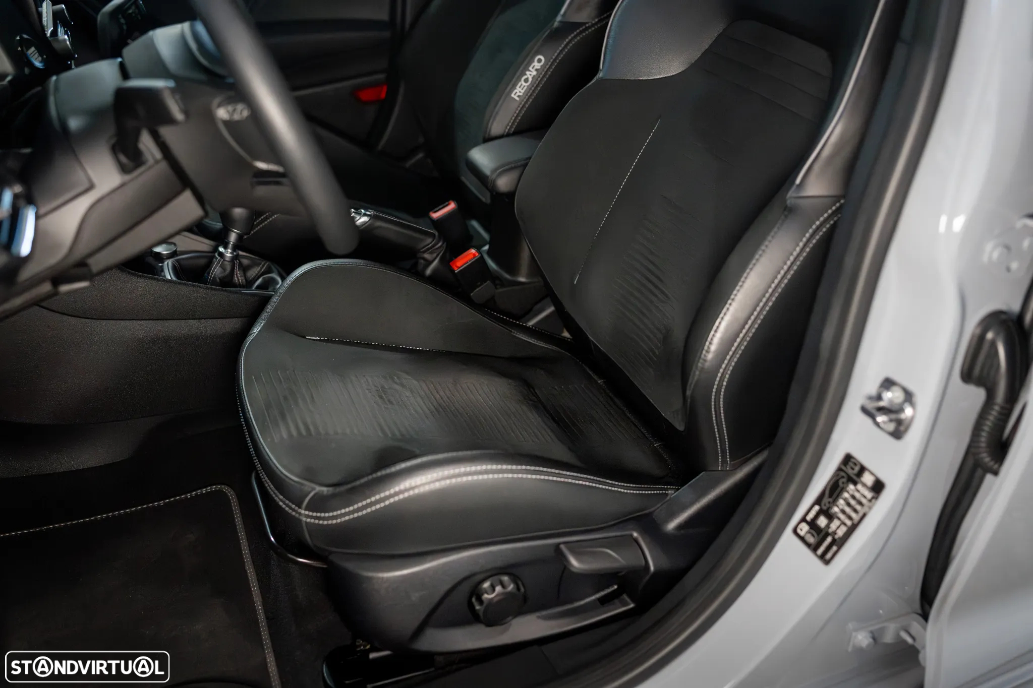Ford Fiesta 1.5 EcoBoost S&S ST X - 30