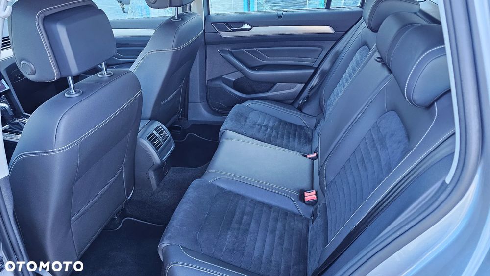 Volkswagen Passat Variant 2.0 TDI EVO Elegance DSG - 25