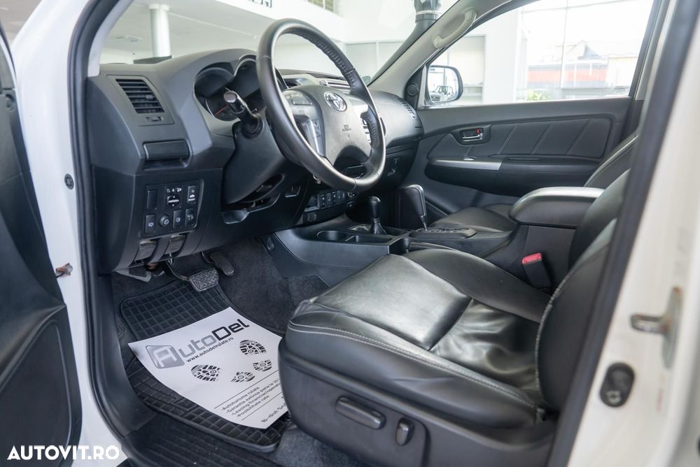 Toyota Hilux 4x4 Double Cab DPF Autm. Executive - 18