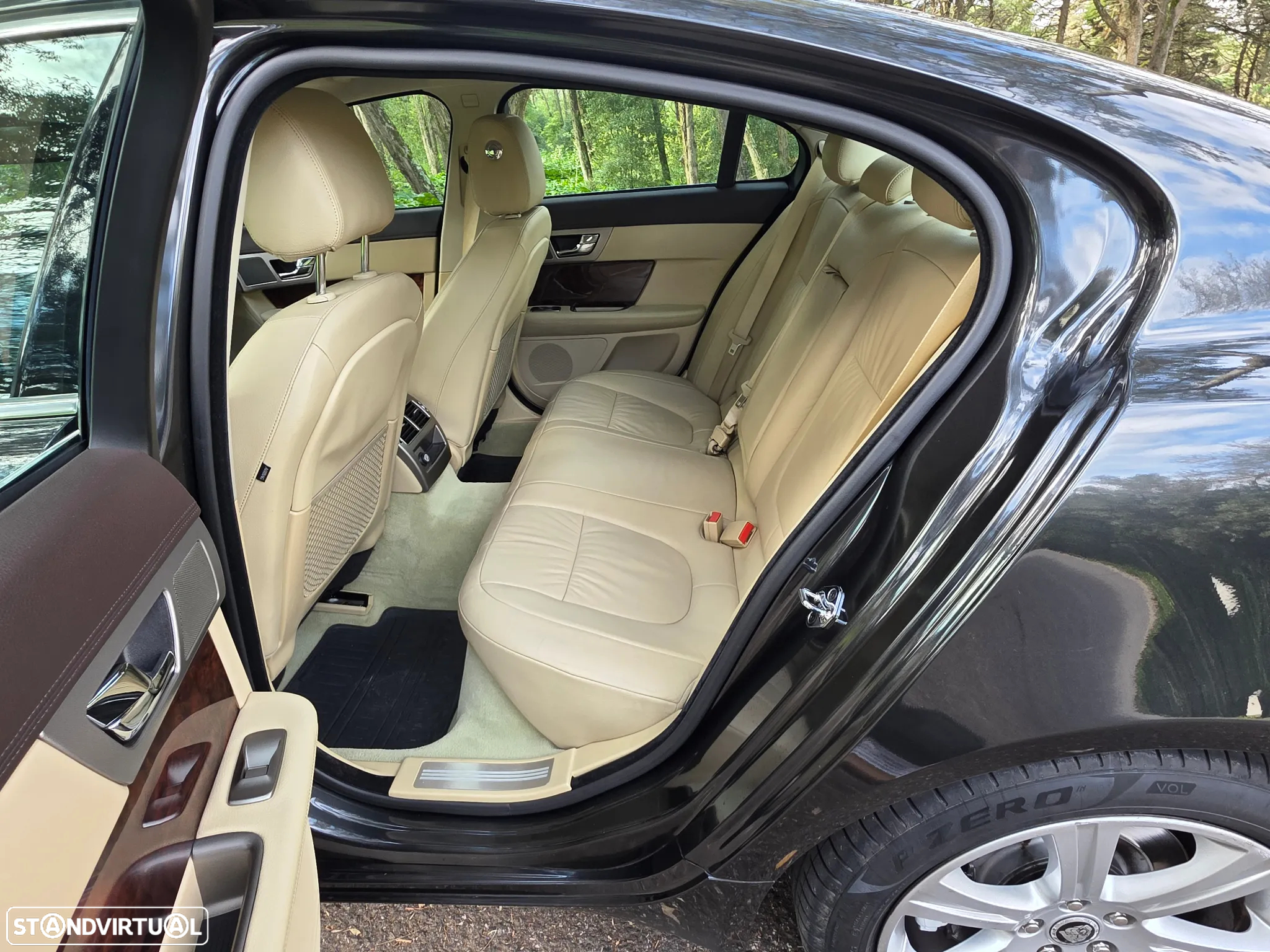 Jaguar XF 3.0 D V6 Luxury - 3