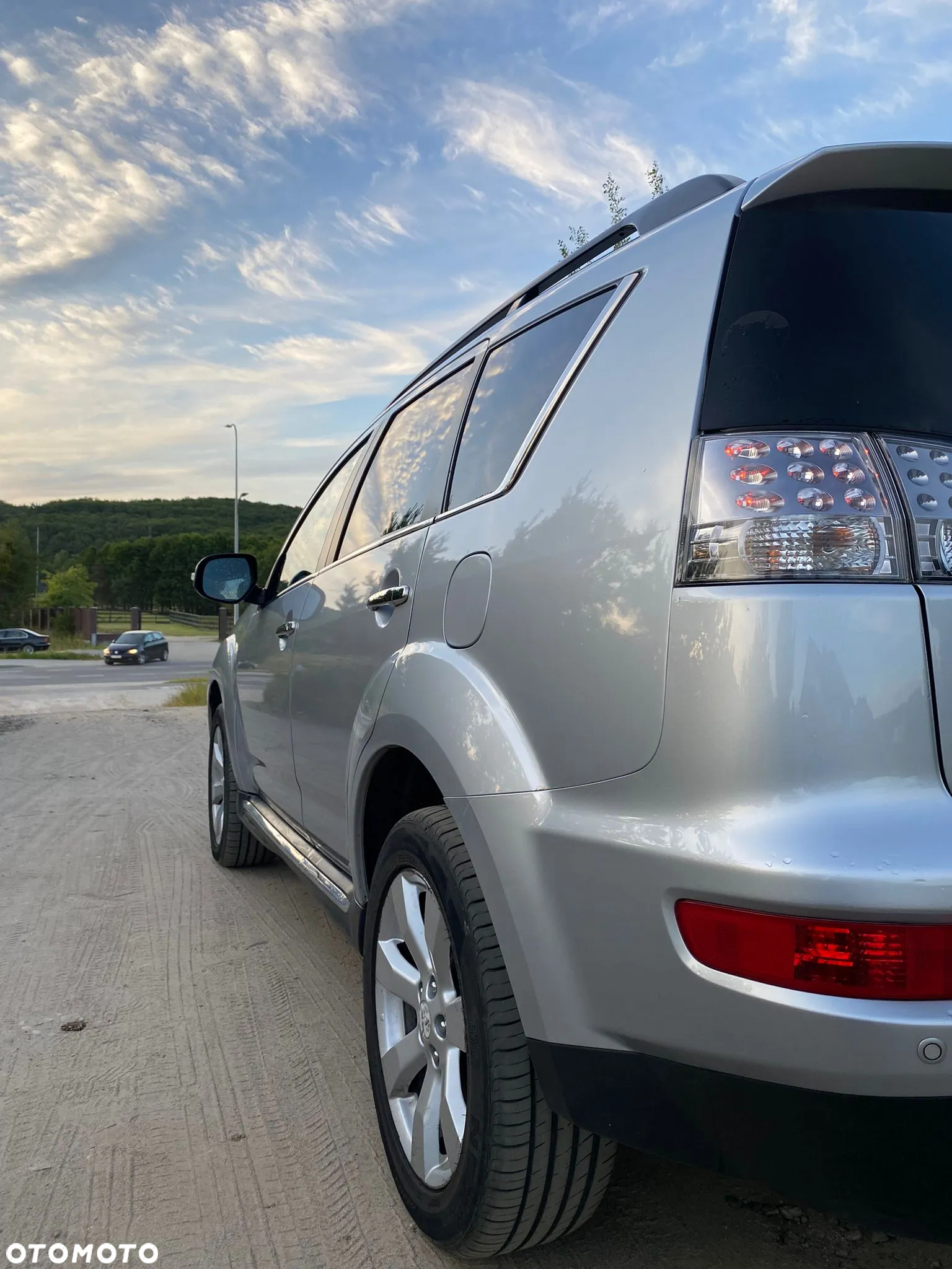 Mitsubishi Outlander - 5