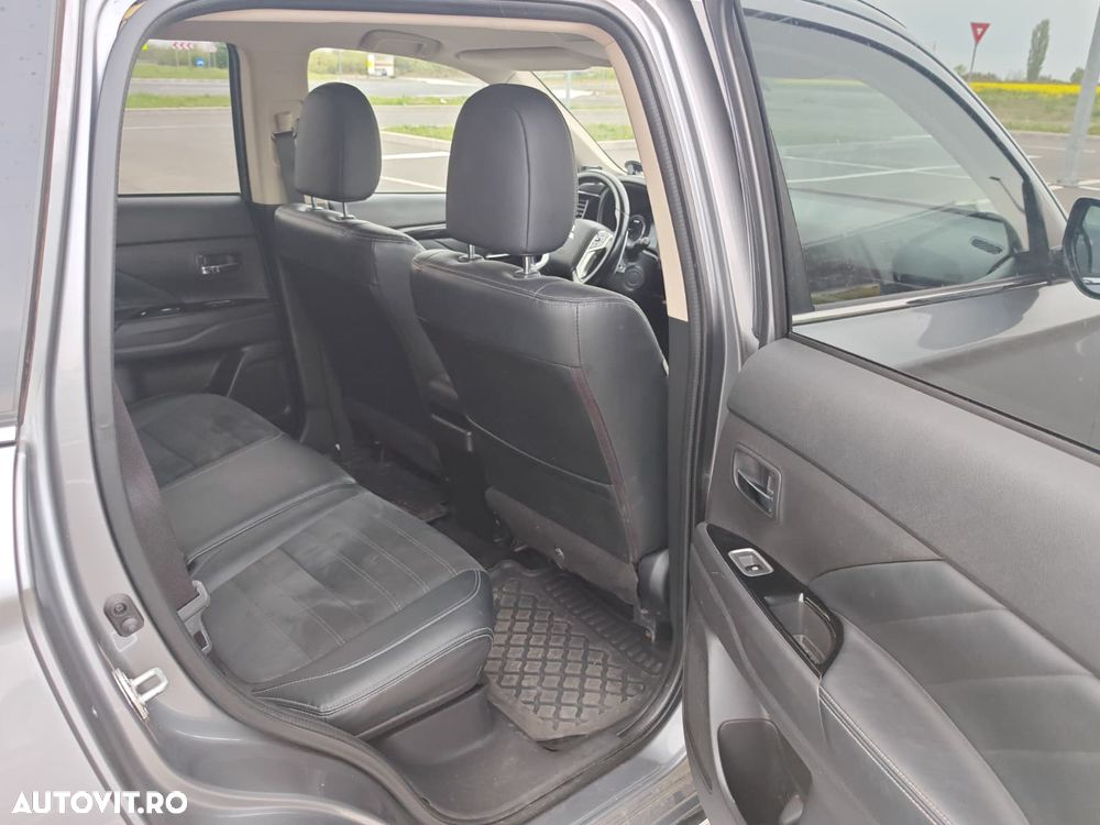 Mitsubishi Outlander 2.0 4WD - 22