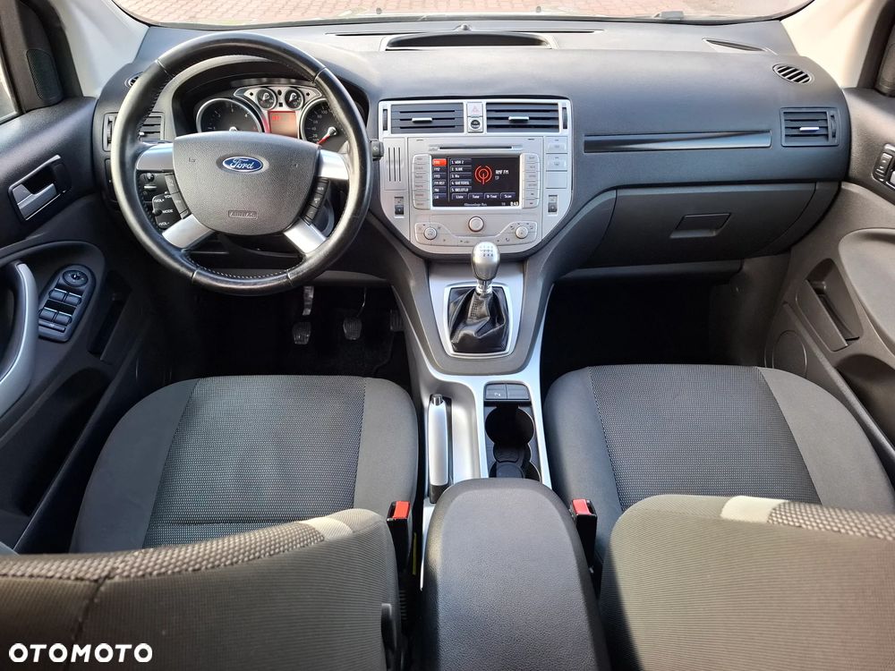 Ford Kuga 2.0 TDCi 2x4 Titanium - 13