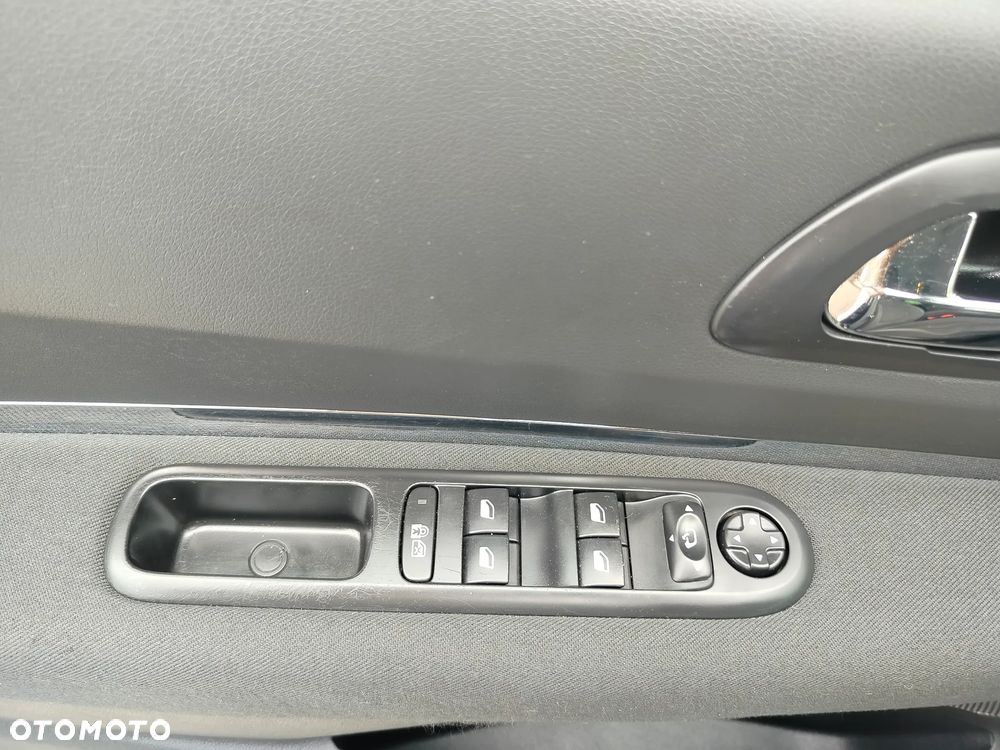Peugeot 3008 155 THP Premium - 27