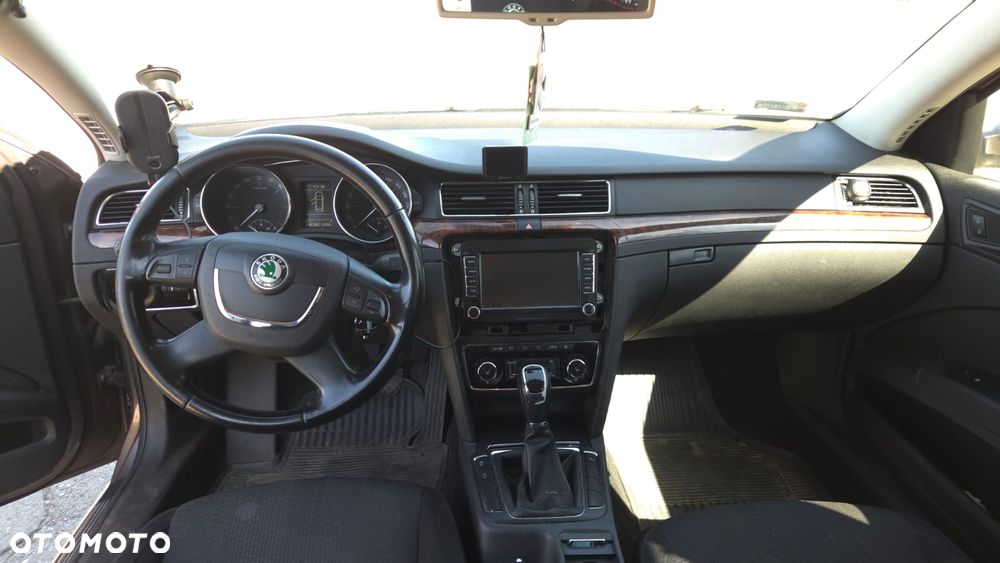 Skoda Superb 2.0 TDI Elegance - 8