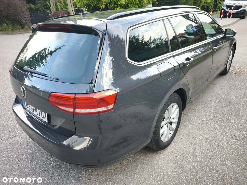 Volkswagen Passat 2.0 TDI SCR Trendline - 4