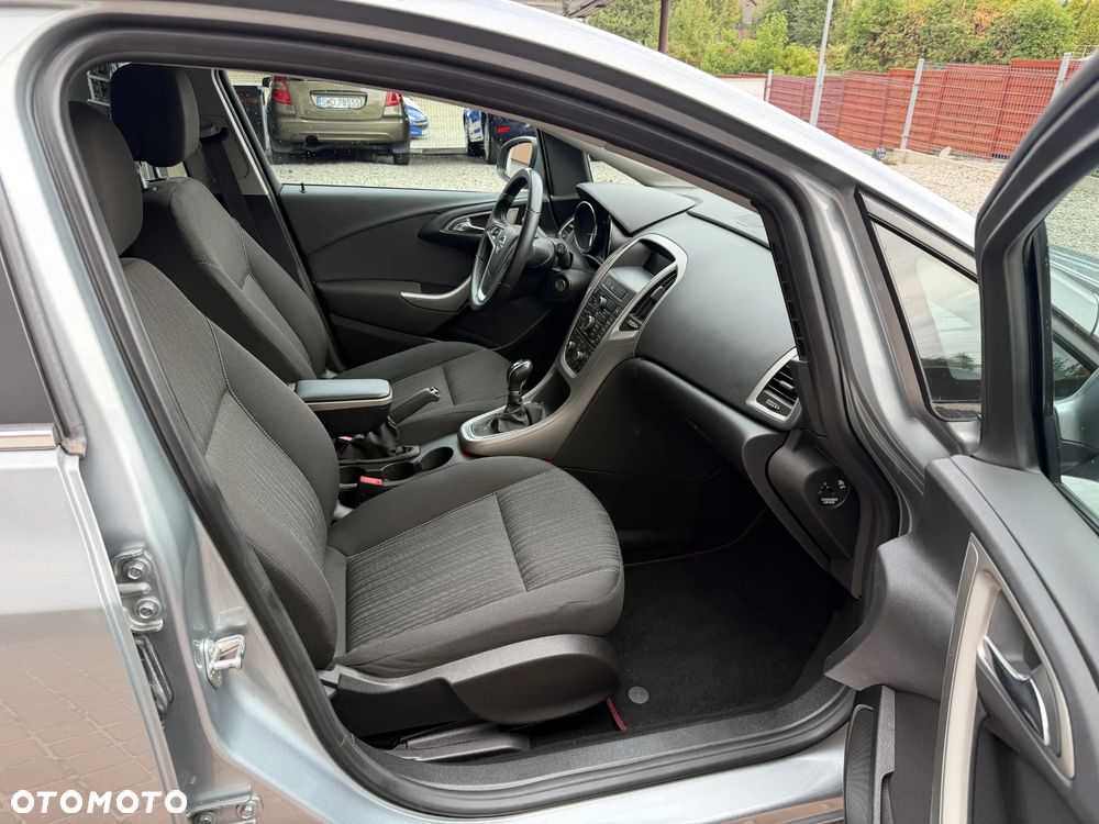 Opel Astra 1.4 Innovation - 23