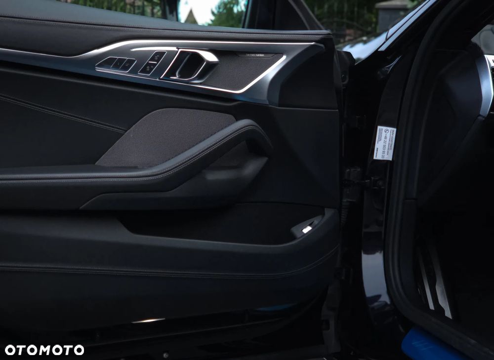 BMW Seria 8 840i - 14