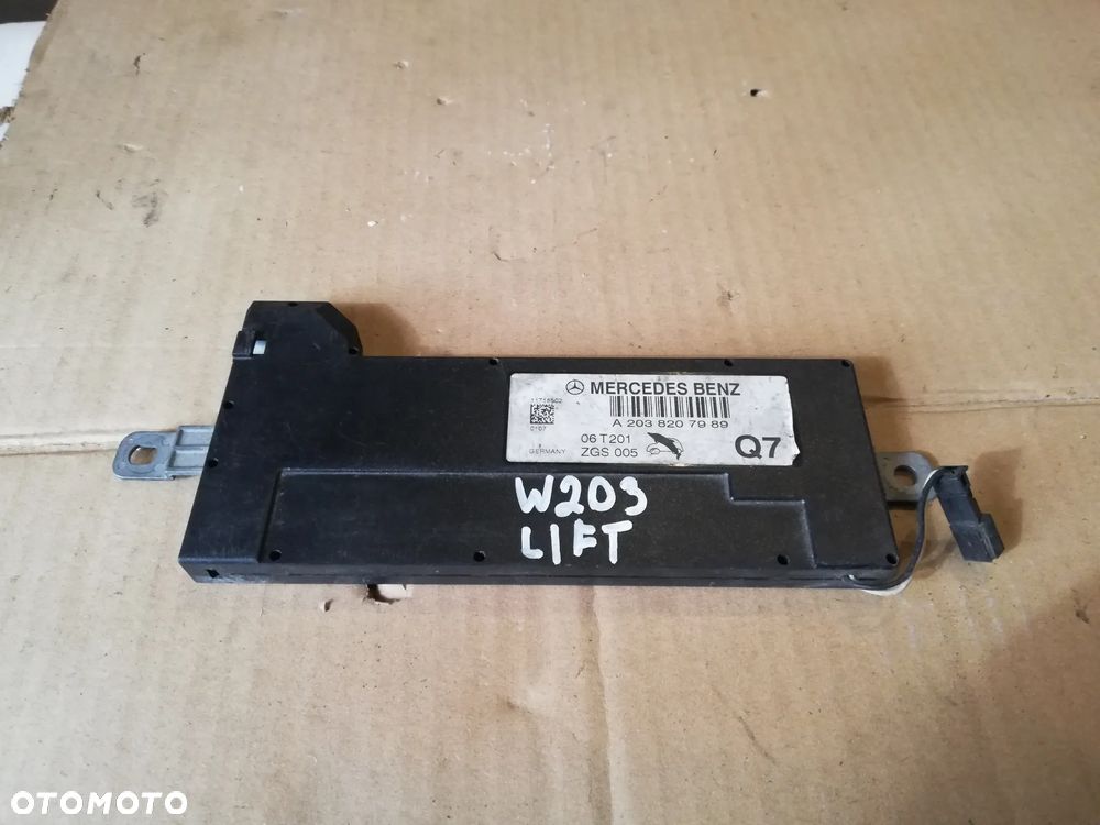 WZMACNIACZ ANTENOWY MERCEDES W203 A2038207989 - 1