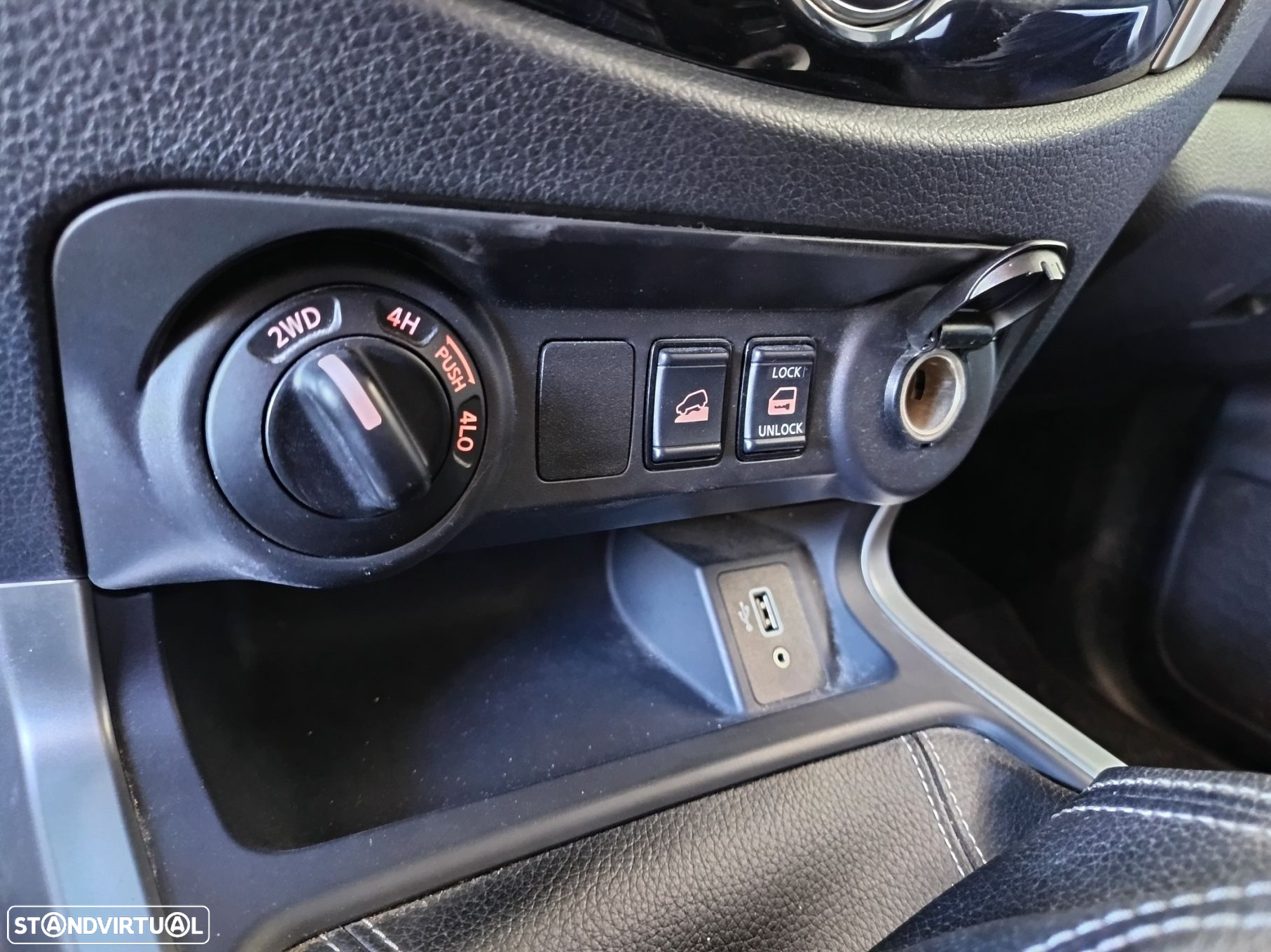 Nissan Navara 2.3 dCi CD 4WD N-Connecta - 25