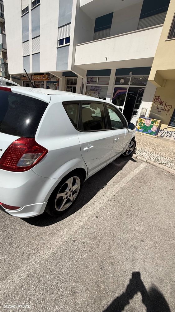 Kia Ceed 1.6 CRDi TX ISG - 5