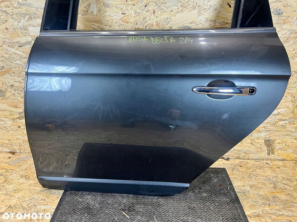 DRZWI TYLNE LEWE LANCIA DELTA 488 Kod lakieru: 284 - 3