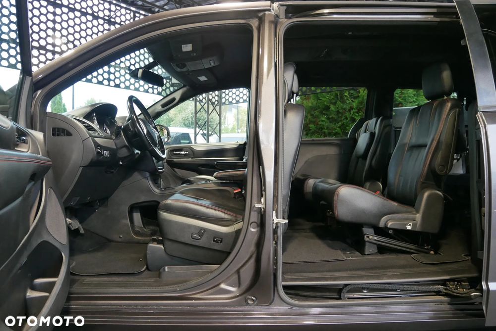 Dodge Grand Caravan - 7