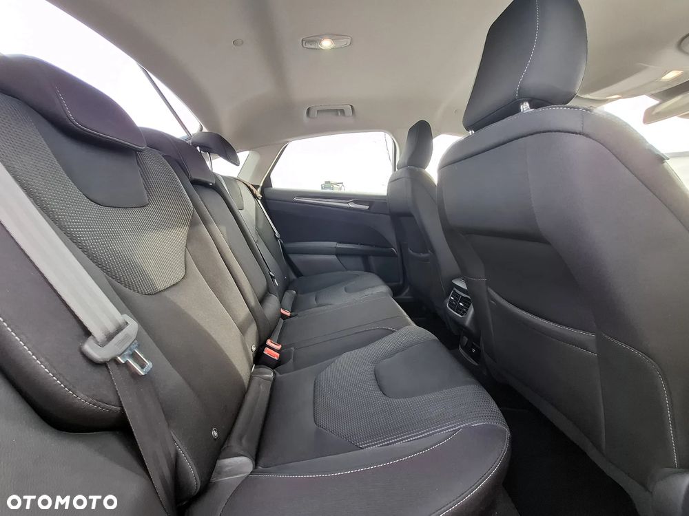 Ford Mondeo 2.0 EcoBlue Titanium - 23