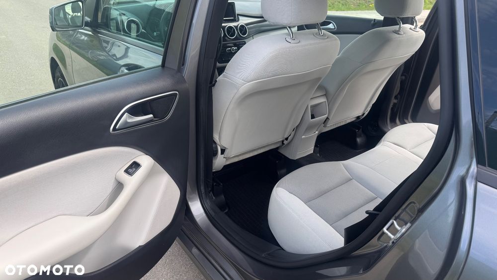 Mercedes-Benz Klasa B 180 (CDI) d 7G-DCT Style - 23