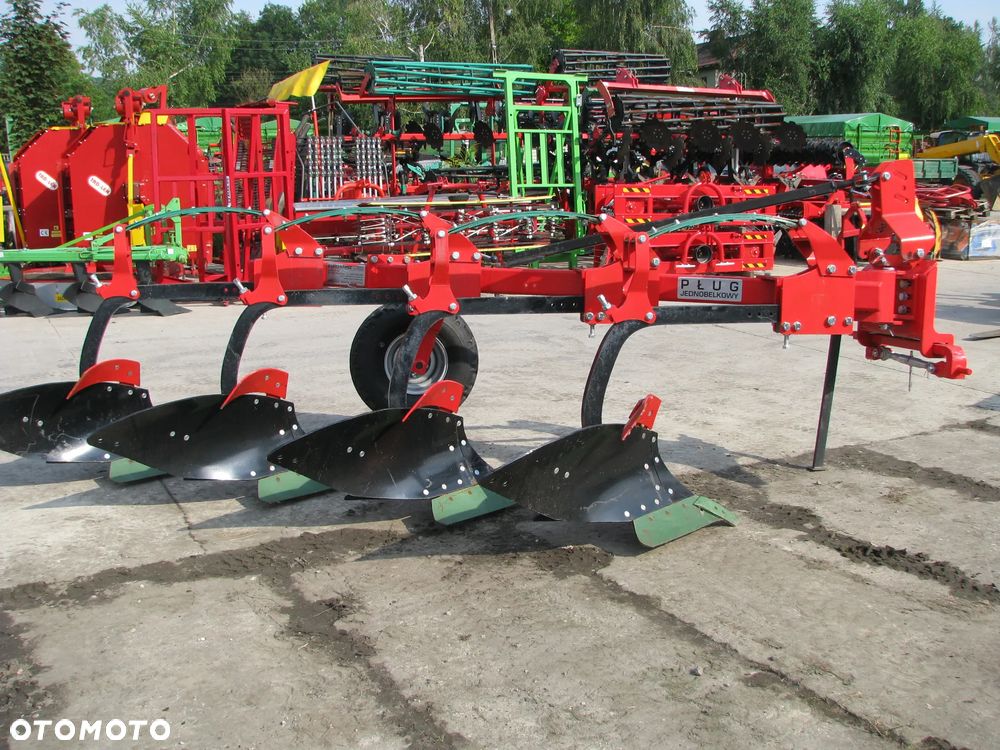 Akpil Pług obrotowy KM-180HP, KM-80R, Mix-Due, KM-80, Euro-Masz PO-4, POM4,  Bomet U-064/1, Pług jednobelkowy Akpil Mix-40, Wirax U018, Euro-Masz PJ4, PJR-4, PJM-4, Pług zagonowy - ramowy Akpil CZH350, CZH400, Euro-Masz Atlas PZ-3, PZ4 - 38