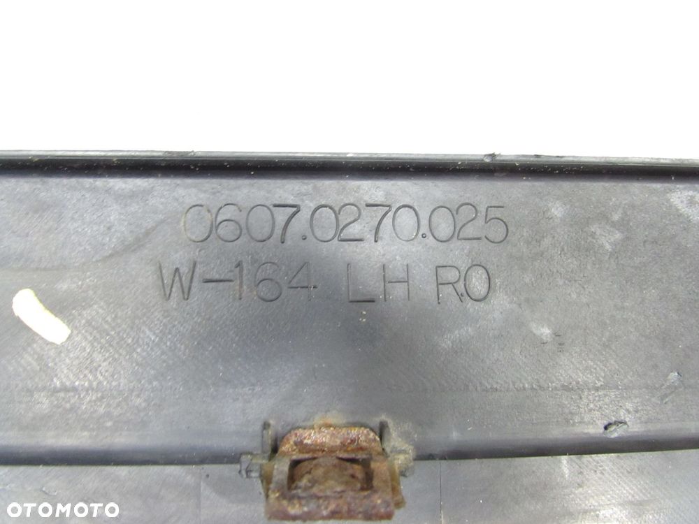 MERCEDES ML W164 06-12 NAKLADKA STOPIEN LISTWA PROGOWA LEWA - 9