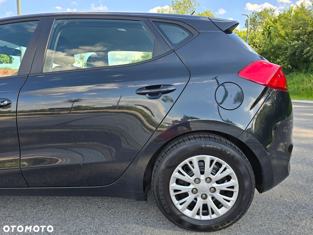 Kia Ceed - 25