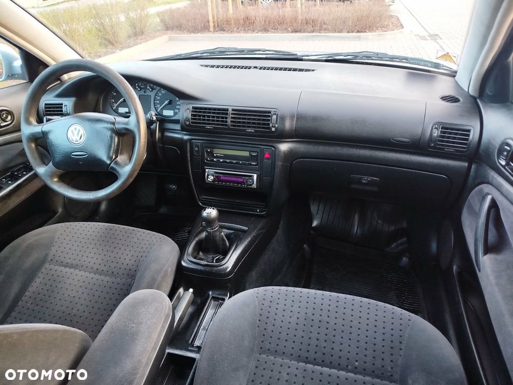 Volkswagen Passat 1.8 - 12